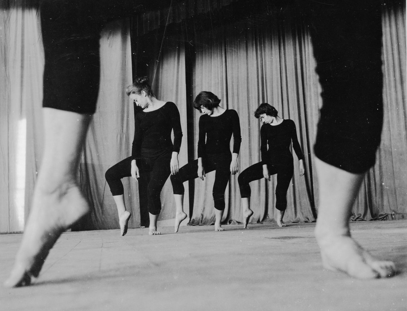 Das Chamber Dance Quartet (first ensemble) tanzt “Promenade” von Noa Eshkol, 1954-1956 (c) T. Brauner DASCHA_1
