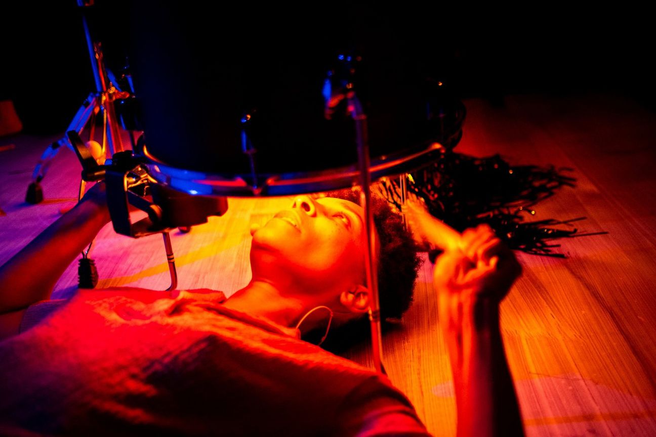 Kate_McIntosh_ToSpeakLightPursOut_Christian_Schuller-14